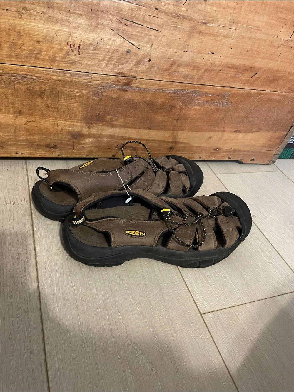Keen comfortable very 12